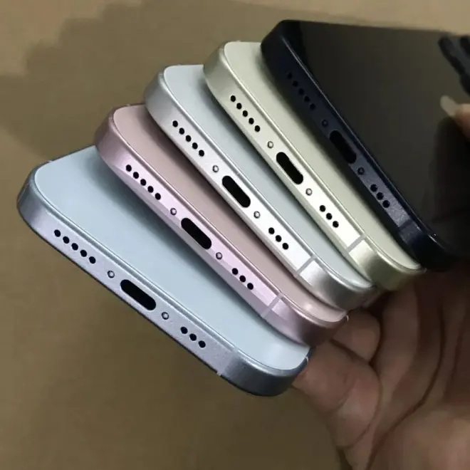 苹果 iPhone 15 / Pro 机模展示,预计将提供 5 种和 4 种配色 图片