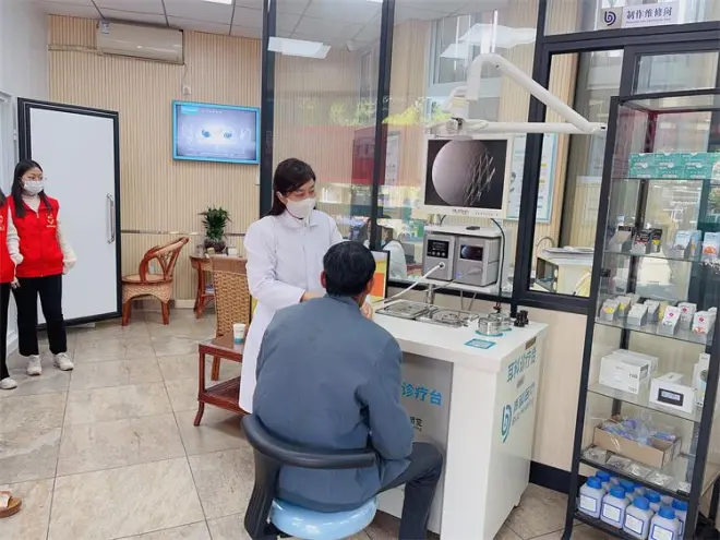 【声蓝医疗爱耳月】声蓝助听器芒市专营店——“科学爱耳护耳，实现主动健康”专家义诊活动